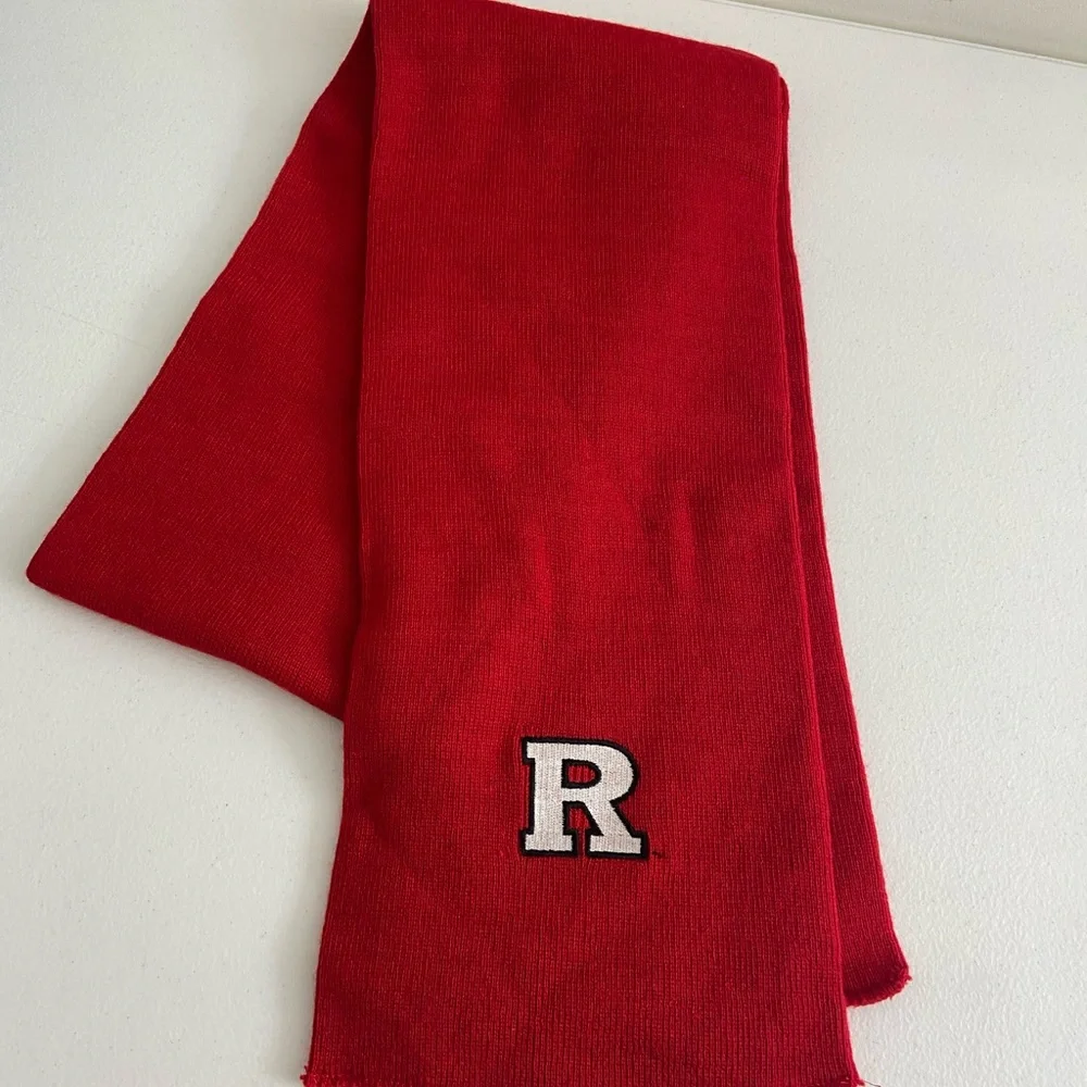 NWOT ML CAPS Rutgers solid red embroidered patch warm winter knit scarf one size